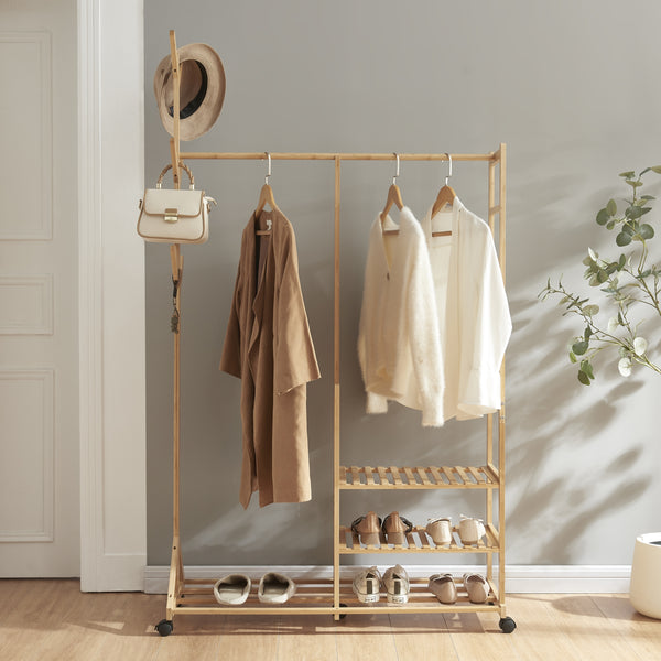 Porte-manteau roulant Ikaalinen Bambou [en.casa]