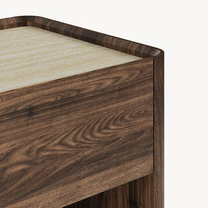Table de chevet Trorlon 55x50x40 cm aspect noyer/travertin [en.casa]