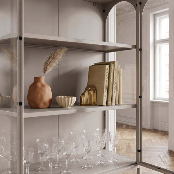 Armoire vitrine Klippestad acier verre trempé 160 x 80 x 35 cm camel [en.casa]