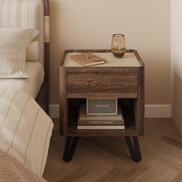 Table de chevet Trorlon 55x50x40 cm aspect noyer/travertin [en.casa]