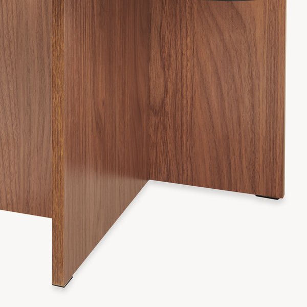 Table basse Benexjö avec plateau en verre 70 x 70 x 36 cm effet noyer / gris [en.casa]