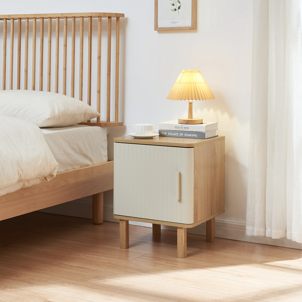 Table de chevet Ferrersp avec porte 50x40x40 cm aspect chêne/sable [en.casa]