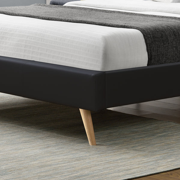 Lit rembourré Funchal avec matelas en différentes tailles et couleurs Corium